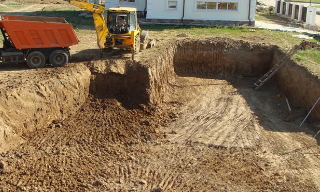 Рытье котлованов под фундамент в Алексеевке – цена от 2638 руб. за м3 | 2Землекопа-Лкв